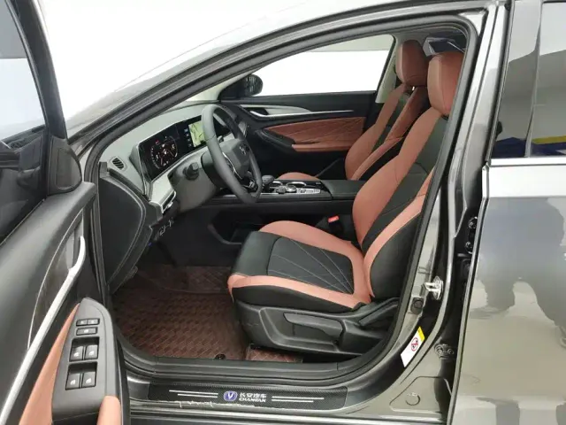 Changan Eado — Фото автомобиля 9
