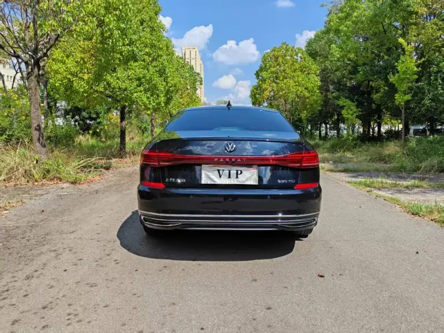 Volkswagen Passat — Фото автомобиля 7