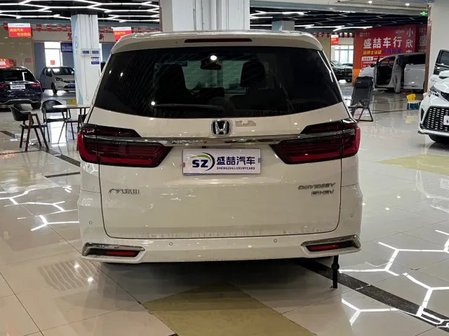Honda Odyssey — Фото автомобиля 5