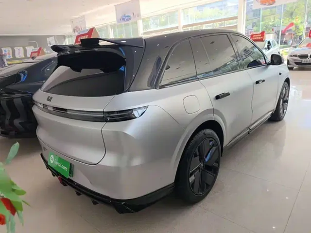 Li Auto L6 — Фото автомобиля 6