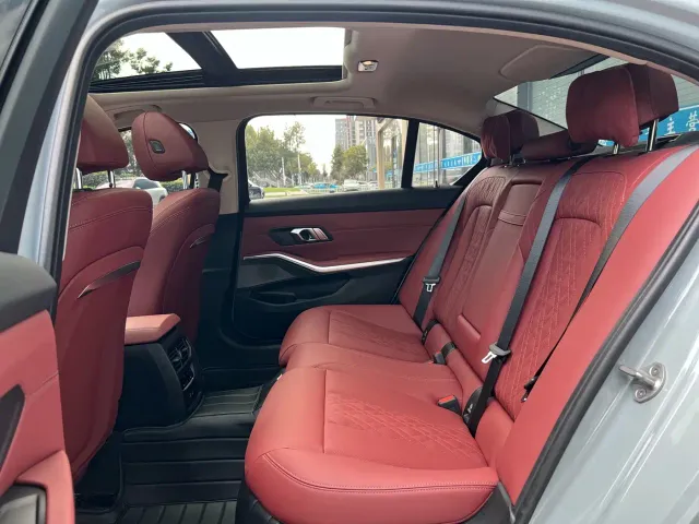 BMW 3 Series — Фото автомобиля 11