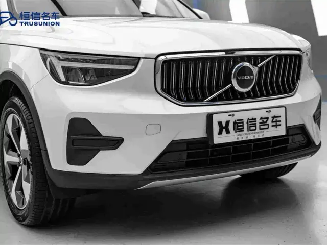 Volvo XC40 — Фото автомобиля 9