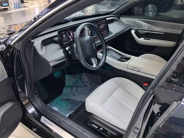 Xpeng P7 — Фото автомобиля 6