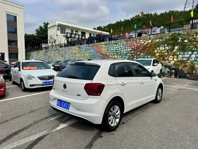 Volkswagen Polo — Фото автомобиля 9
