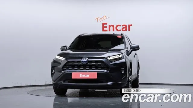 Toyota RAV4 Generation 5 — Фото автомобиля 3