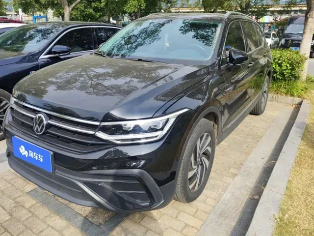 Фотография автомобиля — Volkswagen Tiguan L