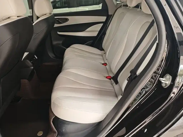 BYD Seal 05 DM-i — Фото автомобиля 16