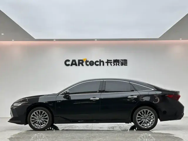 Toyota Avalon — Фото автомобиля 2