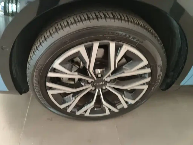 Lynk & Co Lynk & Co 08 EM-P 2026 Model Base Trim — Фото автомобиля 22