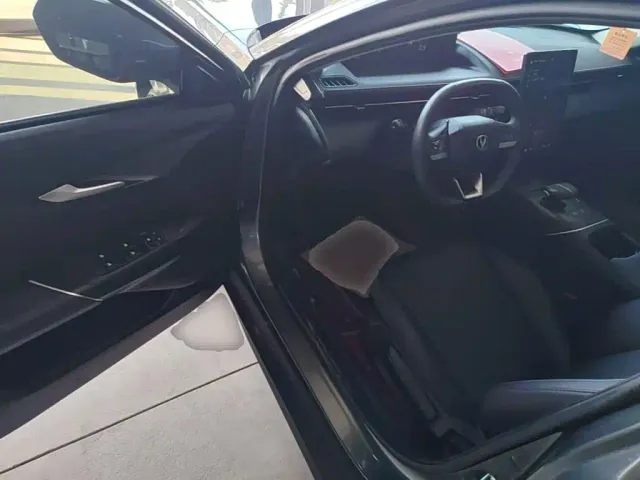 Changan Eado — Фото автомобиля 15