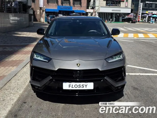 Lamborghini Urus — Фото автомобиля 3