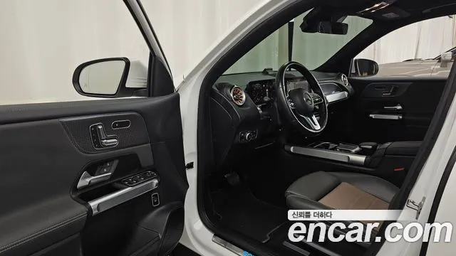 Mercedes-Benz EQB X243 — Фото автомобиля 10