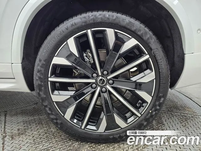 Volvo XC90 — Фото автомобиля 20