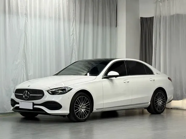 Фотография автомобиля — Mercedes-Benz C-Class