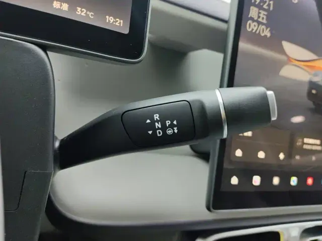 Leapmotor B10 — Фото автомобиля 16