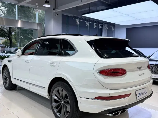 Bentley Bentayga — Фото автомобиля 5
