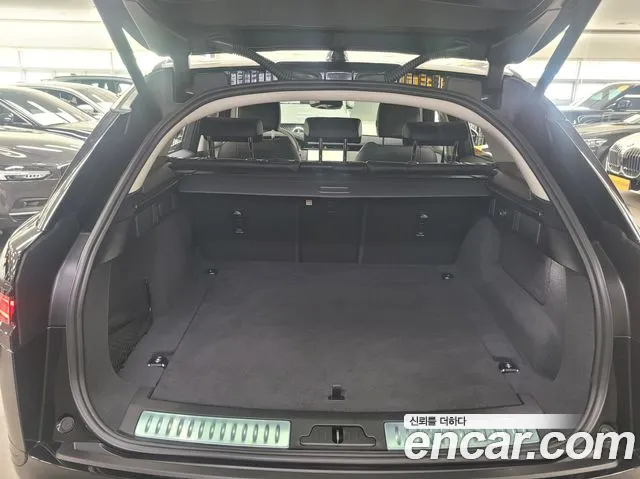 Land Rover Range Rover Velar — Фото автомобиля 17
