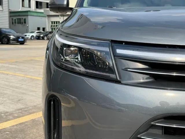 Aito M7 — Фото автомобиля 2