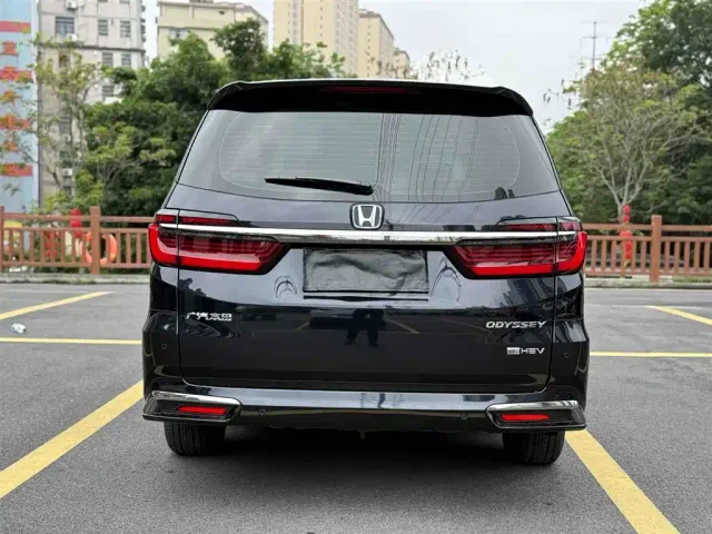 Honda Odyssey — Фото автомобиля 5