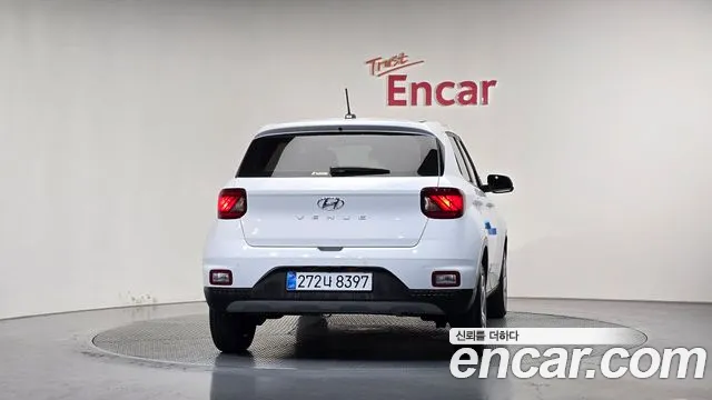 Hyundai Venue — Фото автомобиля 4