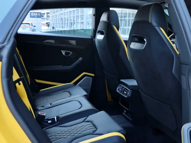 Lamborghini Urus — Фото автомобиля 8