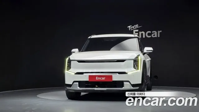 Kia EV9 — Фото автомобиля 3