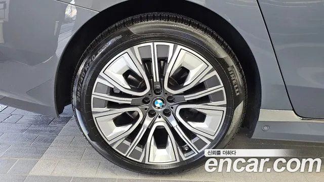 BMW 7 Series G70 — Фото автомобиля 5