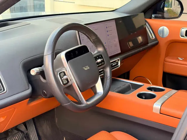 Li Auto L7 — Фото автомобиля 4