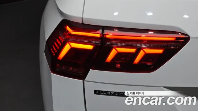 Volkswagen Tiguan — Фото автомобиля 23