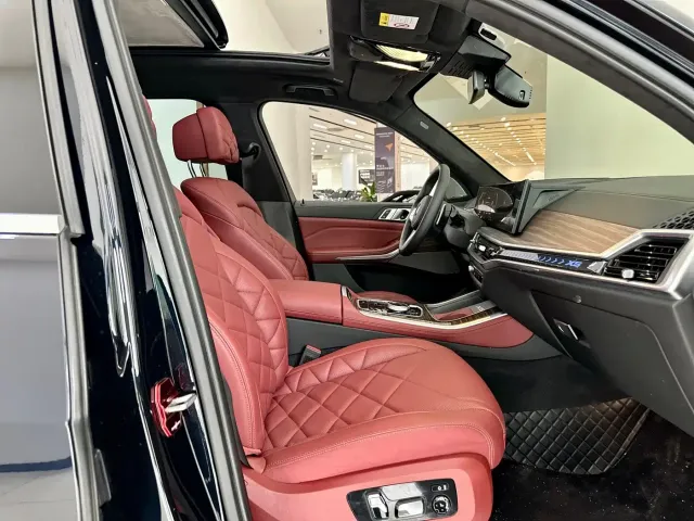 BMW BMW X5 2023 xDrive 40Li M Sport Package — Фото автомобиля 16