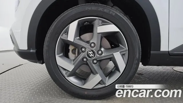 Hyundai Venue — Фото автомобиля 5