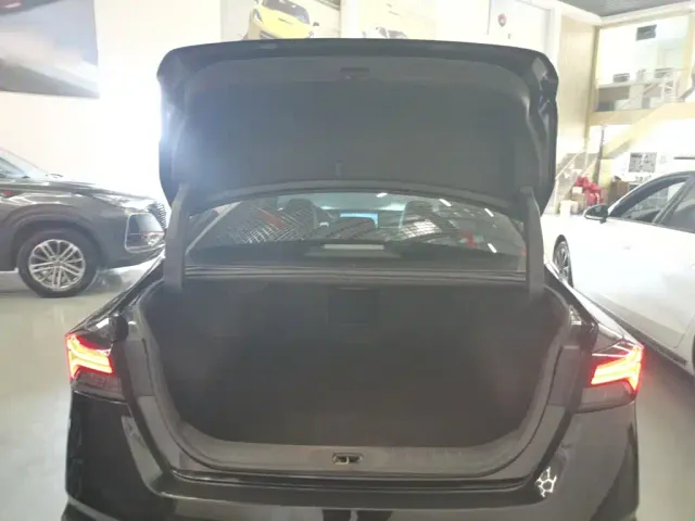 Nissan Teana — Фото автомобиля 14