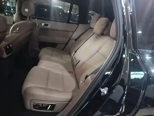 Li Auto L7 — Фото автомобиля 16