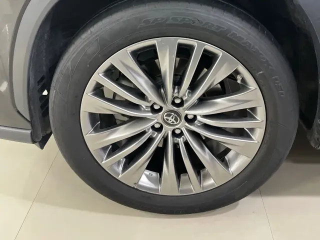 Toyota Highlander — Фото автомобиля 9