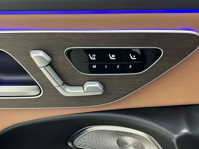 Mercedes-Benz E-Class — Фото автомобиля 18