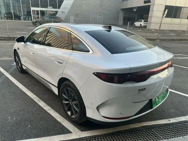 BYD Qin L — Фото автомобиля 7