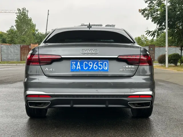 Audi A4L — Фото автомобиля 12
