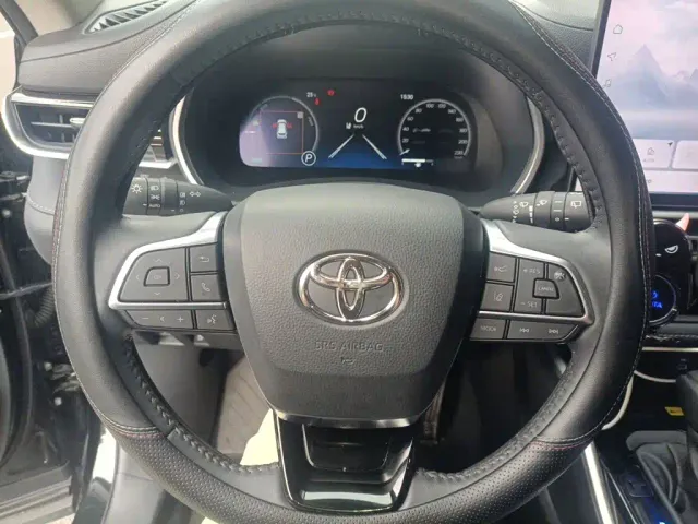 Toyota Highlander — Фото автомобиля 11