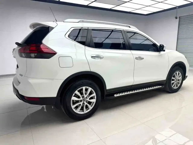 Nissan X-Trail — Фото автомобиля 5