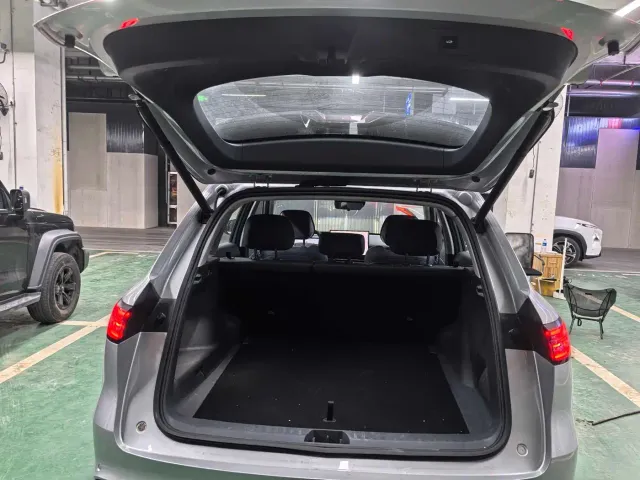 Geely Galaxy Starship 7 EM-i — Фото автомобиля 10