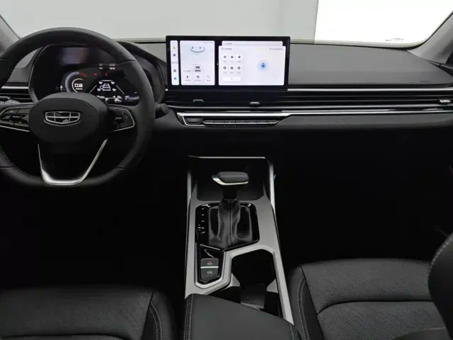 Geely Emgrand — Фото автомобиля 16