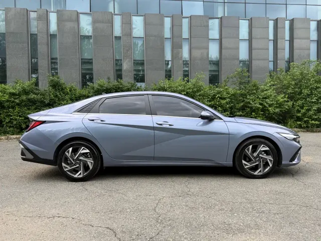 Hyundai Elantra — Фото автомобиля 4