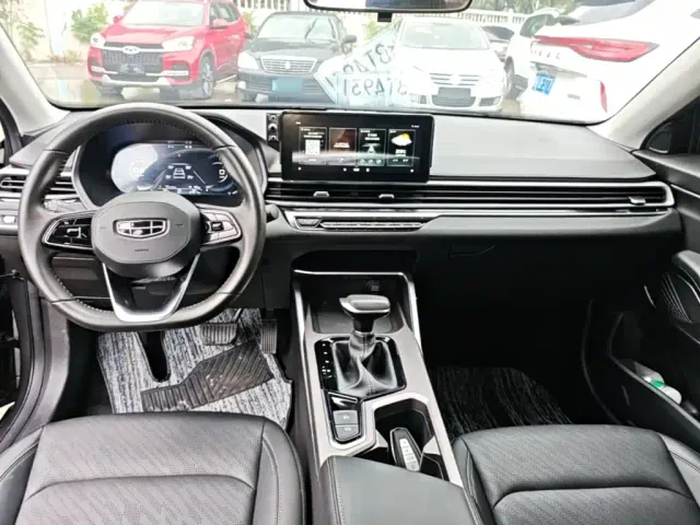 Geely Emgrand — Фото автомобиля 9