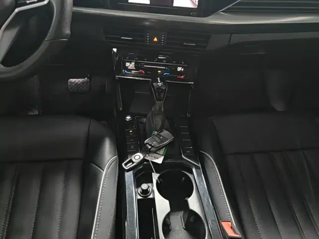 Volkswagen Passat — Фото автомобиля 13