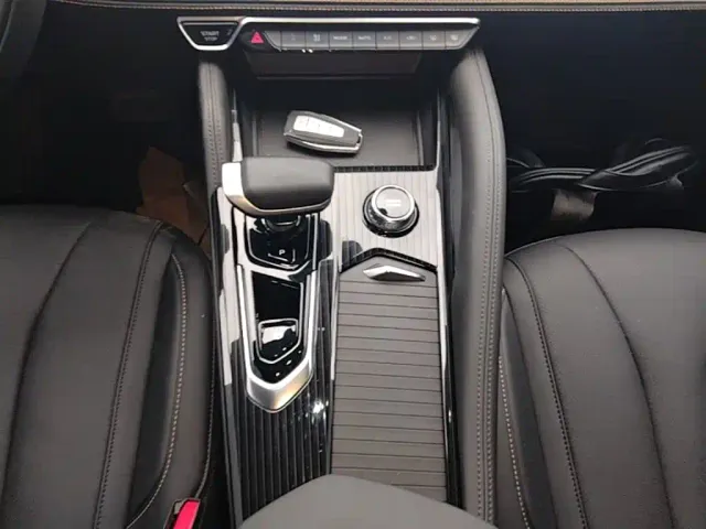 Geely Xingyue L — Фото автомобиля 12