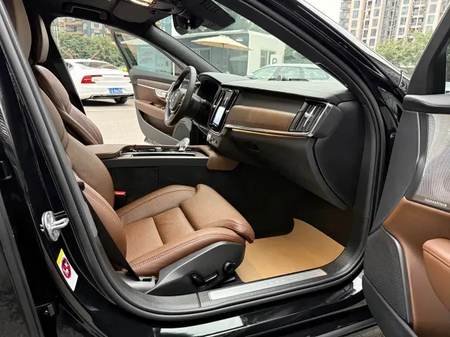 Volvo S90 — Фото автомобиля 14