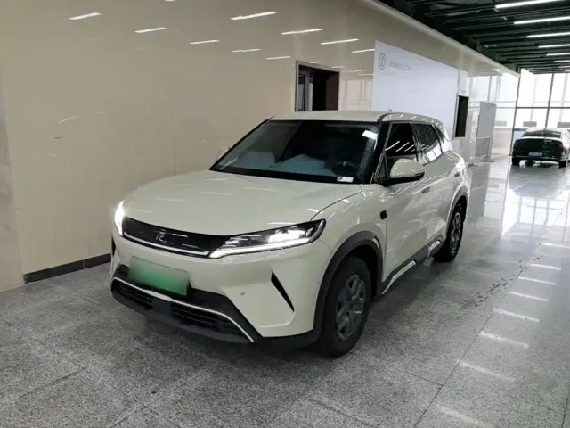 Фотография автомобиля — BYD Yuan UP