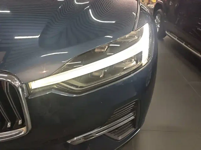 Volvo XC60 — Фото автомобиля 23