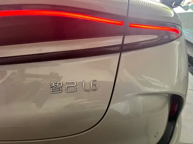 IM Motors L6 — Фото автомобиля 6