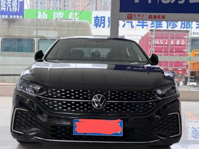 Volkswagen Passat — Фото автомобиля 2